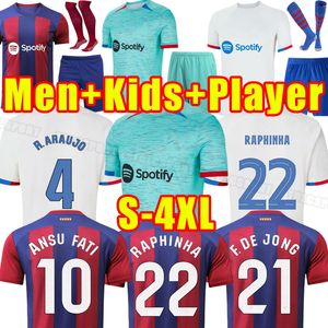 Fansspelaren Ansu Fati Soccer Jerseys 23 24 Raphinha Lewandowski Pedri Adama Ferran 2023 2024 S. Roberto F. de Jong Dest Shirt Men Barcelones Dembele Kids Full Set 3xl 4xl