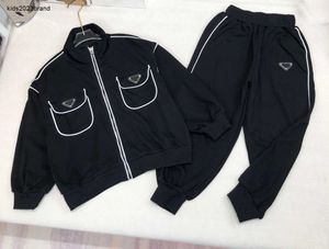 New designer baby Tracksuit kids clothes Size 110-160 Double pocket decoration on the chest boys jacket and pants Dec05