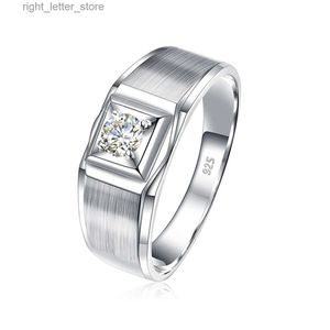 Con pietre laterali Szjinao Classico 0,8 ct D Colore VVS1 Moissanite Uomo Anelli Argento 925 Taglio rotondo Fede nuziale per uomo Regali Tendenza Gioielli di lusso YQ231209