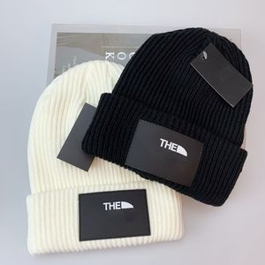 Tasarımcı Beanie Kadınlar Örme Şapka AAAAA Moda Lüks Erkek Kapakları Tasarım Örgü Şapkalar Yün Yün Kapağı Mektubu Jacquard Unisex Sıcak Kapaklar