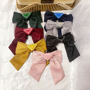 Vintage kadınlar ters mektup üçgen saç klipsi moda bowknot barrettes klasik kızlar saç pimleri baş aksesuarları saç aksesuarı