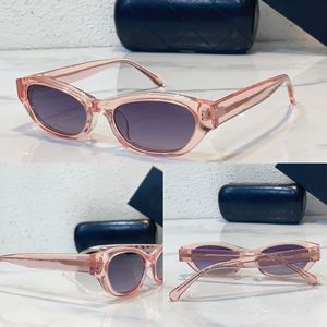 Luxuriöse Designer-RECHTIGE SONNENBRILLE für Männer und Frauen mit kleinen Diamant-Buchstabensymbolen auf den Spiegelbeinen. Gradienten-Sonnenbrillen 9134B für den Freizeiturlaub