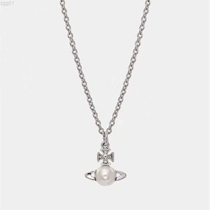 Designer Viviene Westwoods Ny Viviennewestwood Nya produkter från säsongsvästkejsarinnan Dowager Saturn Pearl Necklace Female Classic Wild Star Chain ClaVicle C