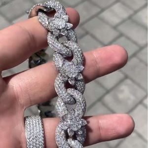 Passera diamanttestaren Luxury Statement Necklace Flower VVS Diamond Jewelry Iced Out 18mm Hiphop Moissanite Cuban Chain
