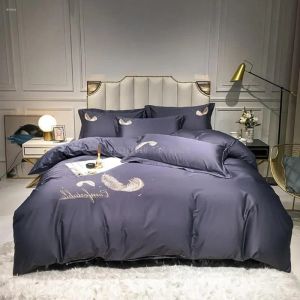 Sängkläder sätter högkvalitativ långstambomullsuppsättning egyptisk fast färg broderi täcke täcker lakan spridd platt lyxig gåva npivo