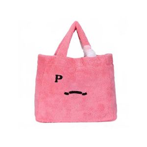 Kvällspåsar damer axelväskor stor kapacitet enkel shopping messenger väska avslappnad plysch flickor väska designer rosa svart vit 22324s