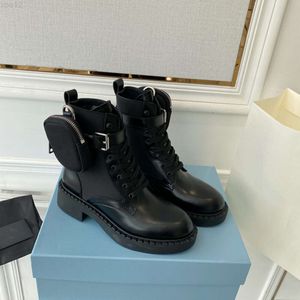 Toppdesigner Kvinnor Ankel Boot Shiny Leather Lace-Up Boots Renylon Mid-Calf Boots Black White With Purse King Combat Boots With Box No407