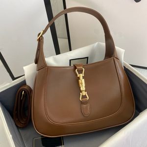 Mini borsetta con fondo ondulato rinnovato per creare una borsa incrociata da donna dalla forma flessibile simile a una conchiglia#636709