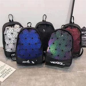 Borse da viaggio per adolescenti unisex Designer di grandi dimensioni Utilità versatile Mountaine Backpack impermeabili per spalla da esterno 285G