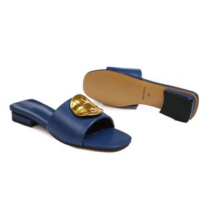 Designer Luxury Women's Flat Sandals Fashionable Metal Buckle Black Blue Rubber Anti slip Bottom Slippers Summer Beach Miter Slippers 35-45 with Box