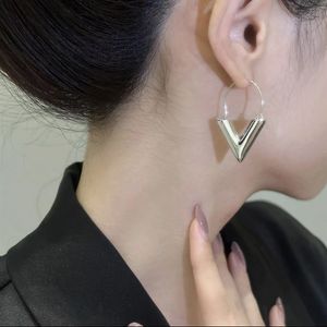 Designer Stud smycken vshaped damer europeiska och amerikanska guld vintage geometriska örhängen mode