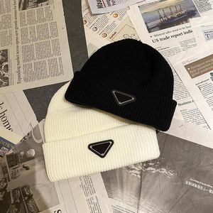 Designer autunno inverno stile beanie cappelli uomo e donna moda universale berretto lavorato a maglia autunno lana all'aperto caldo teschio berretti regalo 2023266C