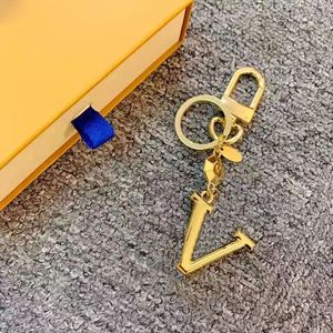 Schlüsselanhänger Designer-Schlüsselanhänger Luxus-Schlüsselanhänger Buchstaben-Design Temperament vielseitiger Stil Schlüsselanhänger Modedesign 4 Stile Weihnachtsgeschenkbox sehr schön