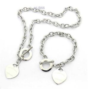 Pendant Necklaces 925 Silver Love Necklace Bracelet Jewelry Sets Womens Birthday Gift Designer Big Heart Wedding Statement Bracelets Bangle t Home