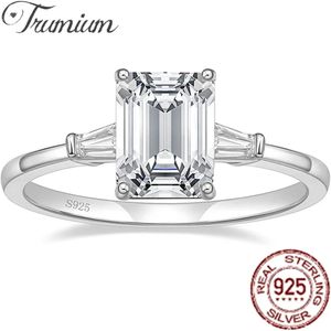 Anéis de casamento Trumium 3CT 925 Sterling Silver Engagement Rings 3-Stone Emerald Cut Cubic Zirconia Anéis de Promessa de Casamento para Mulheres GFT Jóias 231208