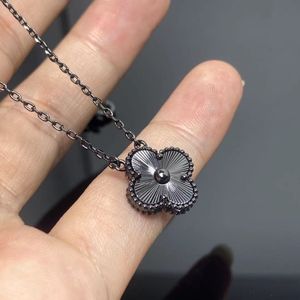 2024 new arrival black knight luxury clover designer pendant necklace love flower cross chain choker retro vintage necklaces jewerlry for women