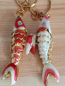 10 pz 6 cm Smalto Realistico Sway Koi Pesce Portachiavi Portachiavi con scatola Pesce Portachiavi Donne Grazie regali per Bomboniere di Nozze3595879