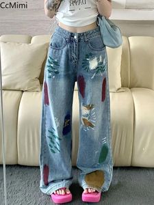 Herrenjeans im amerikanischen Tie-Dye-Stil mit Distressed-Graffiti-Muster und einem Ins-Style-Design, das sich locker, gerade und drapierte Hosen mit weitem Bein anfühlt