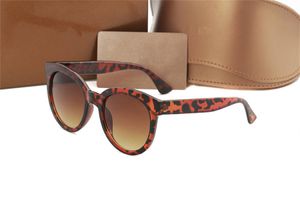 Projektanci okulary przeciwsłoneczne marki szklanki Outdoor Shades PC Farme Fashion Classic Ladies Luksusowe lusterka przeciwsłoneczne dla kobiet aaaaa