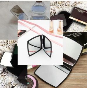 2019 Classic Folding Double Side Mirror Portable HD Make-up Mirror and Enarging Mirror With Flannelette Baggift Box för VIP Client