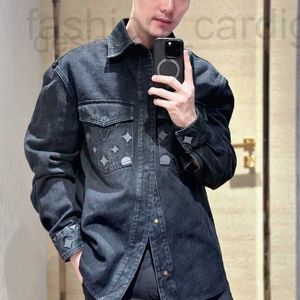 Мужские куртки дизайнерские Высококачественная винтажная джинсовая рубашка с рельефным тиснением для мужчин и универсальное женское пальто в тренде ZB0S T4D6