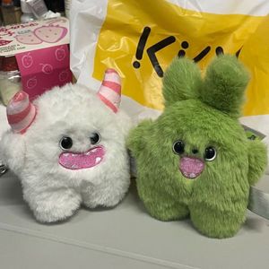 Pelúcia monstro da neve pingente meninas bonito branco verde dos desenhos animados brinquedo peludo saco de escola pingente chaveiro do carro pelúcia diy acessórios