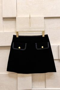 2023 Женские юбки на пуговицах черного и золотого цвета в том же стиле DH315
