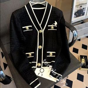 مصممي النساء سترة أزياء V-neck Cardigan Cardigan Women's Wirp and Autumn Style Style Single Single Breaded Sleeved Dirtived Long