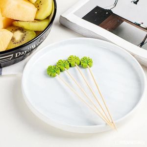 Forks100pcsは、フルーツカクテルピックワイドアプリケーション用の頑丈で耐久性のある竹の串焼きを設定します