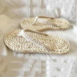 Pantofole Moda Donna Uomo Sandali cinesi fatti a mano in paglia Scarpe estive unisex per la casa Coppia taglia piatta Chausson Femme