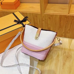 Women's Day Packs fashionabla små väska kvinnor handväska 2023 ny enkel hinkväska liten crossbody bag347b