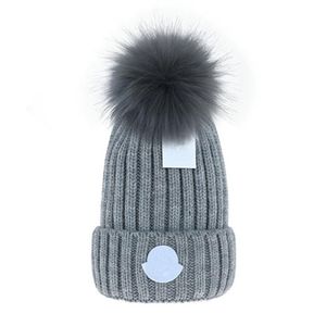 Mens Beanie Cap Designer Bucket Hats New Fashion Women Warm Winter Beanie Large Faux Fur Pom Poms Bobble Hat Outdoor M-4322G