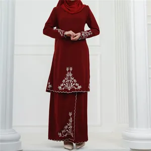 Ropa étnica 2 piezas Conjunto Malasia Mujeres musulmanas Abayas Tops bordados Falda larga Maxi Eid Kaftan Turquía Vestidos árabes islámicos Dubai