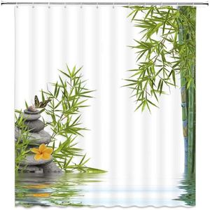 Dusch gardiner zen grön bambu lila orkidéer fjärilsblommor växter svart sten spa natur landskap tyg badrumsdekor
