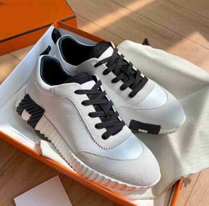 Lyx varumärke herrar studsande sneakers skor läder mocka tränare läder mesh andningsbara snörning tränare skridskor sport party klänning komfort casual skor