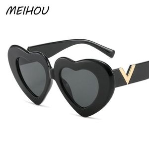 Occhiali da sole Love Heart Shaped Women Fashion Retro Cat Eye Occhiali da sole Designer Travel Party Shades UV400254j