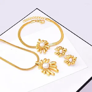 Collana Orecchini Set Perla Girasole Bracciale a catena in osso di serpente Retro Acciaio inossidabile Leggero Lusso per donna.