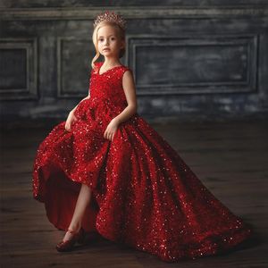 2024 Abito da ragazza di fiore rosso lungo scintillante Scoop senza maniche con paillettes Abiti da festa di compleanno per bambini Spettacolo per bambini Abiti da ballo per servizio fotografico