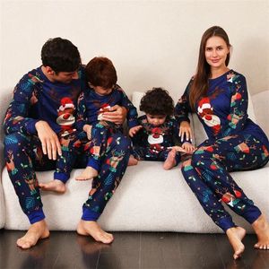 Rompers Father Mother Children Baby Sleepwear Daddy Mommy and Me Xmas Pyjamas kläder 2023 Christmas Deer Family Matching Pyjamas Set 231211