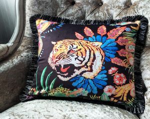 Luxury Pillow Case Designer Classic Signage Tassel Tiger and Snake Pattern Printing Pillow Case Cushion Cover 4545cm For Home Dec6841343