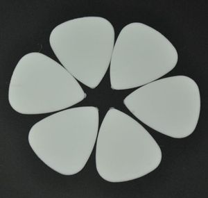 100 peças novas palhetas de guitarra médias 071 mm ABS branco fosco 5709723