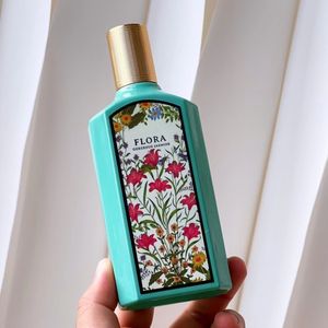 Nyaste ankomst flora parfym 100 ml kvinnor parfymer eau de parfum 3.3fl.oz långvarig lukt blomma frukt blommor edt lady spray doft cologne cologne topp version kvalitet