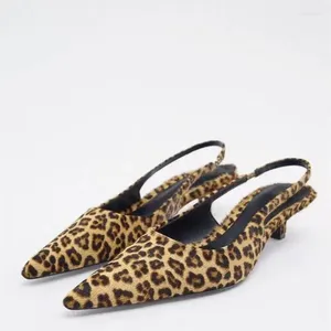 Sapatos de vestido traf animal impressão saltos mulheres verão 2023 sexy gatinho salto bomba fêmea leopardo salto alto estilingue apontou toe mules