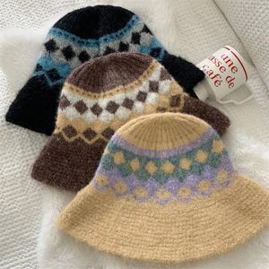 Berretti di nicchia giapponese Retro Jacquard Tessitura Cappello a secchiello in lana Ins Blogger Autunno Inverno Caldo lavorato a maglia ispessito