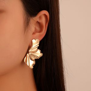 European and American Retro Exaggerated Gold Flower Minimalist Temperament, Matte Irregular Petal Earrings, Alloy Earrings for Women
