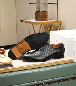 Lyxnamn Mens Loafers klär Italien Sticke Real Leather Metal Sopa Up Suit Business Shoes Storlek 38-45