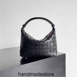 Venetaabottegaa Handbag 2023bvs Intreciato Woven Women's Bag Small Sheepskin Bento Bag Fashionable Underarm Handle Carrying Bag