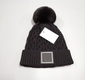 Inverno quente feminino malha bonés vison chapéu de pele para menina 039s chapéus gorros de malha com pom marca grosso feminino boné crânios bonnet9626709