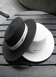 Breda brimhattar 2021 m bokstav Flat Top Straw Hat Ribbon Boater Beach Women039S Summer Fedora Panama Travel Sun Cap1910586