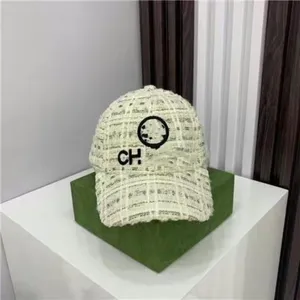 Coco Designer Ball Caps için Kız En Yeni Stil 5A Kalite Sıcak Kış Şapkaları Paris Sıcak Nakış Kafası Dekorasyonu Ayarlanabilir 3 Tarzlı Stok Tüm Logo